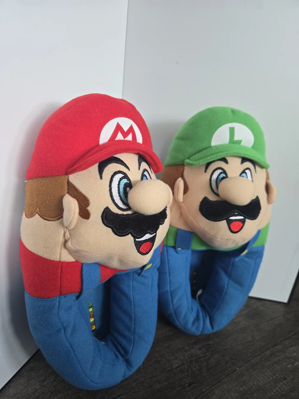 Super Mario Brothers Mario And Luigi Boys Slippers Shoes Size 4-5 Youth